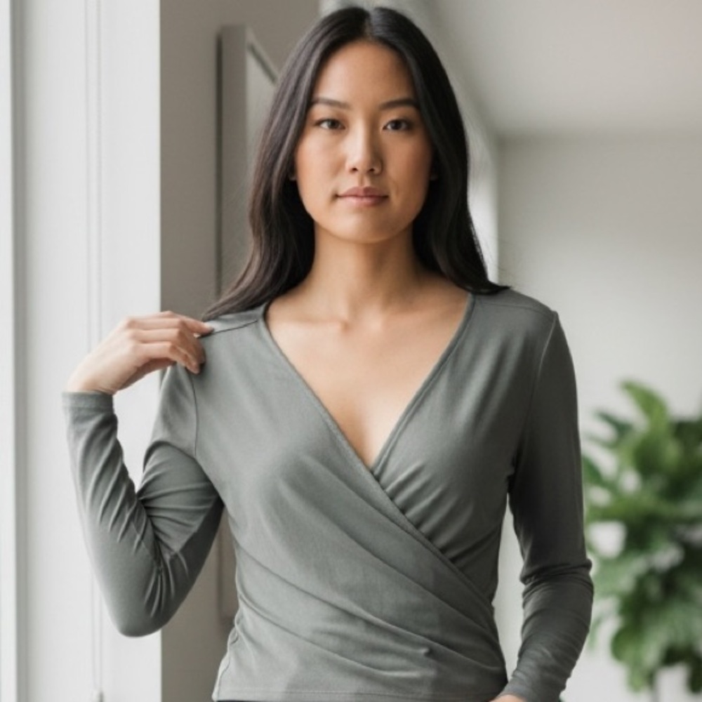 Banana Republic Elegant Gray Blouse - Size L